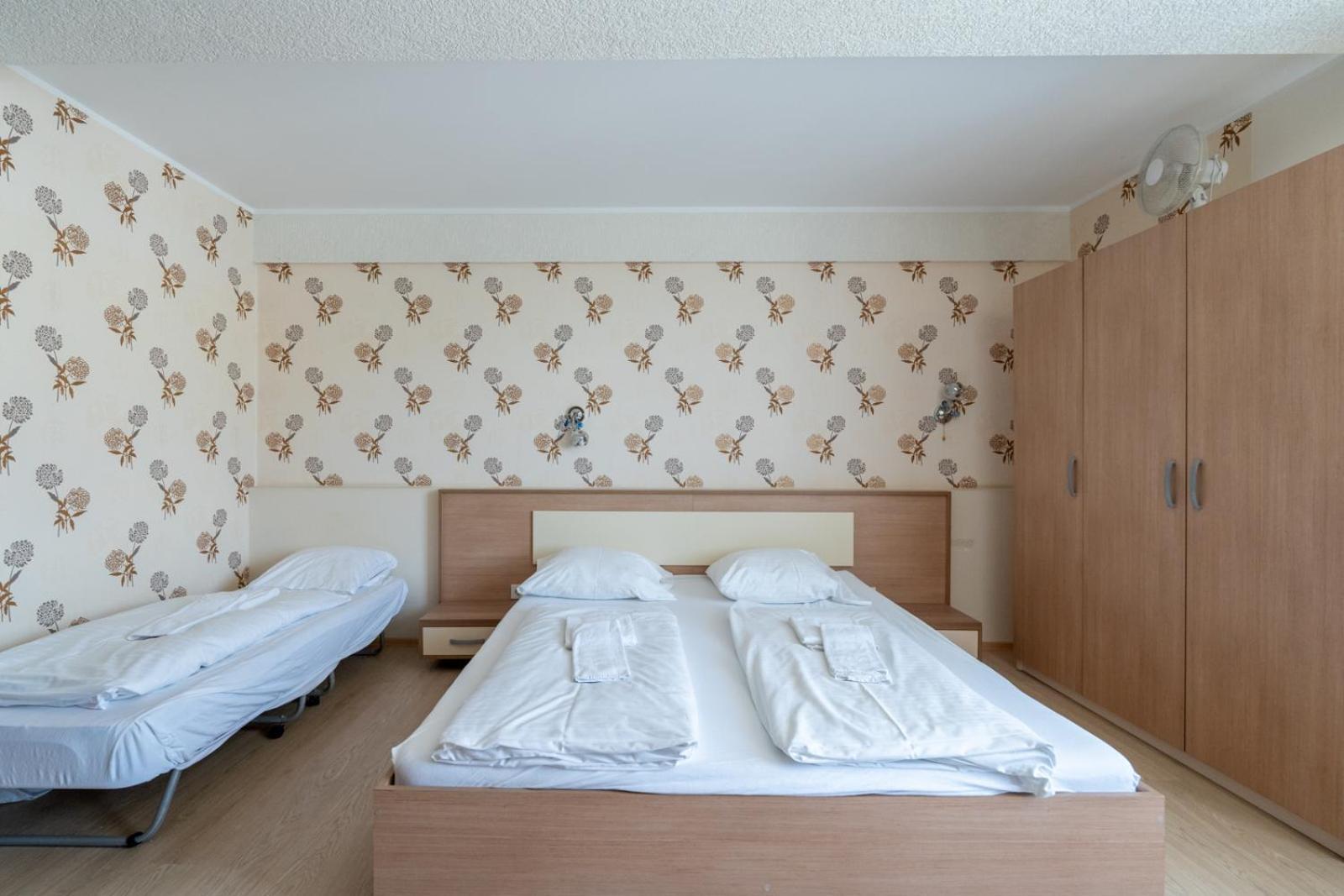 Faraway Aparthotel Near Vienna Airport With Anytime Self Check In Брук ан дер Лайта Стая снимка